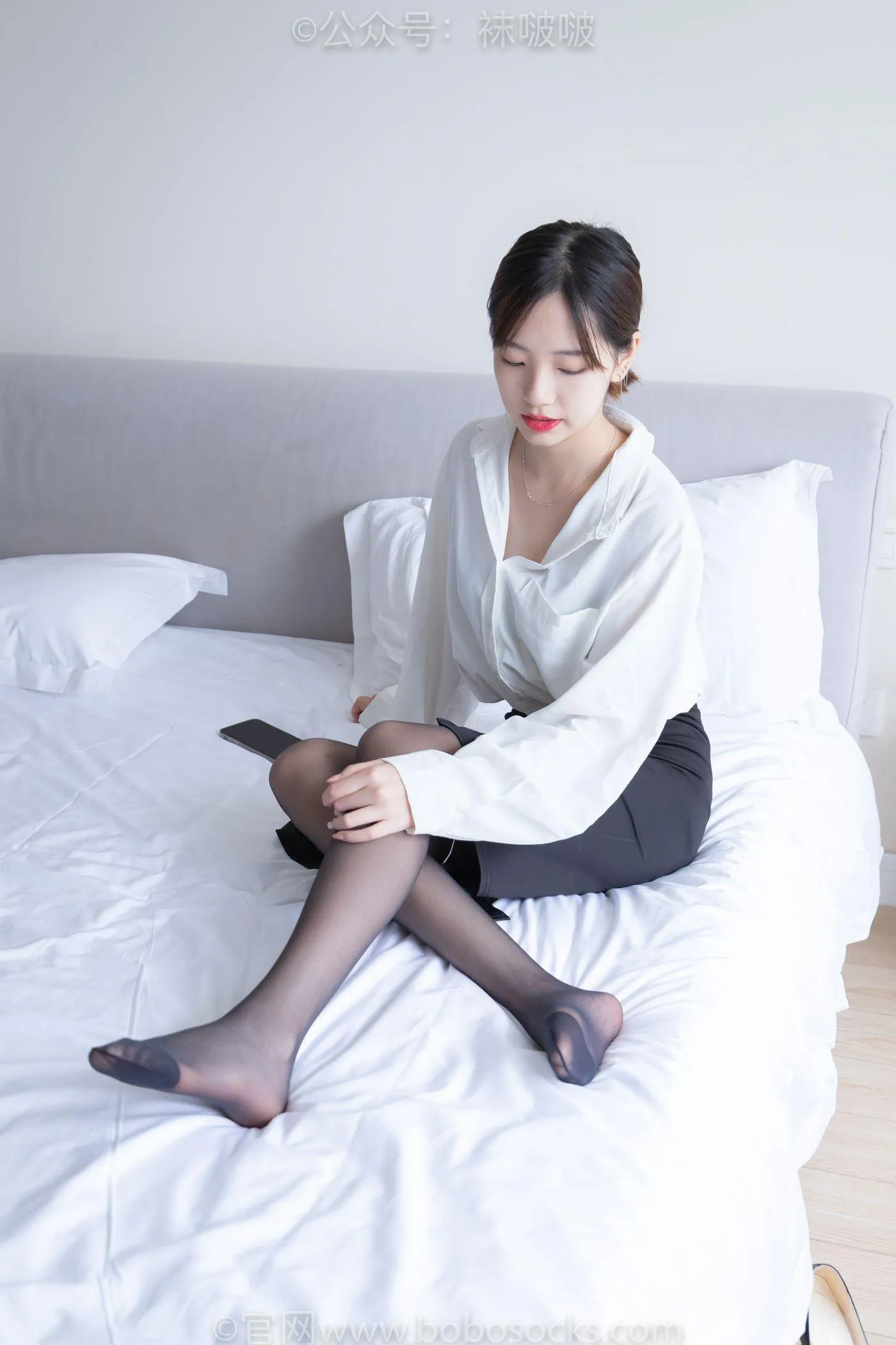 [BoBoSocks袜啵啵]NO.017 小甜豆-OL制服、高跟鞋、黑丝 [131P]插图5